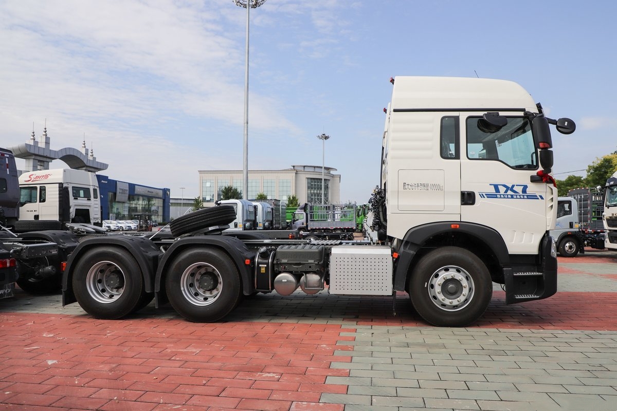 HOWO-TX-400-Dangerous-Goods-Tractor-Truck5