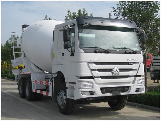 HOWO-6x4-Cement-Mixer-Trucks-1